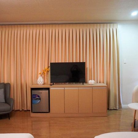 Honey Suite Room Inside Bee Cafe Cebu At Ayala Area Exteriör bild